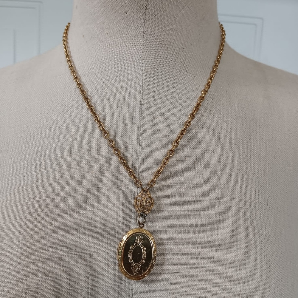 Vintage Photo Locket Necklace